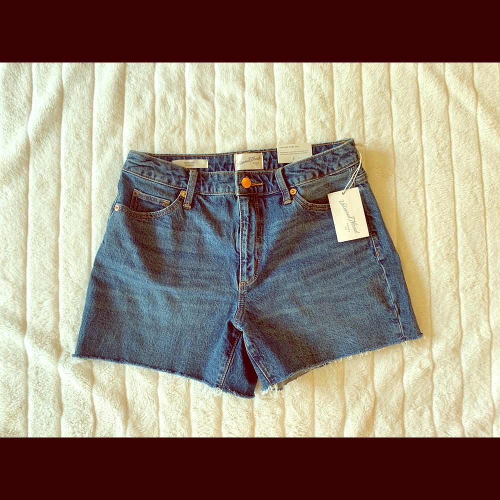 Universal threads women’s jean shorts size 4